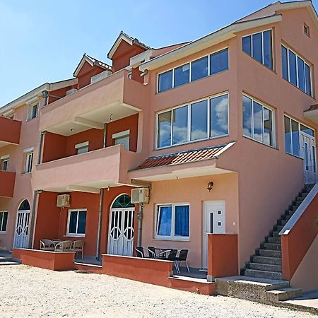 Apartmani Slado 特雷比涅 外观 照片
