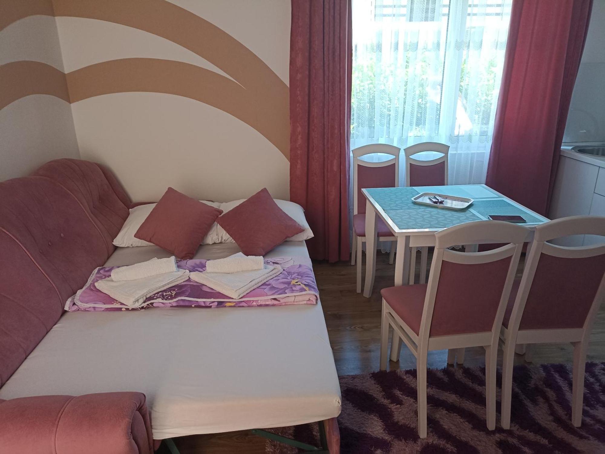 Apartmani Slado 特雷比涅 外观 照片