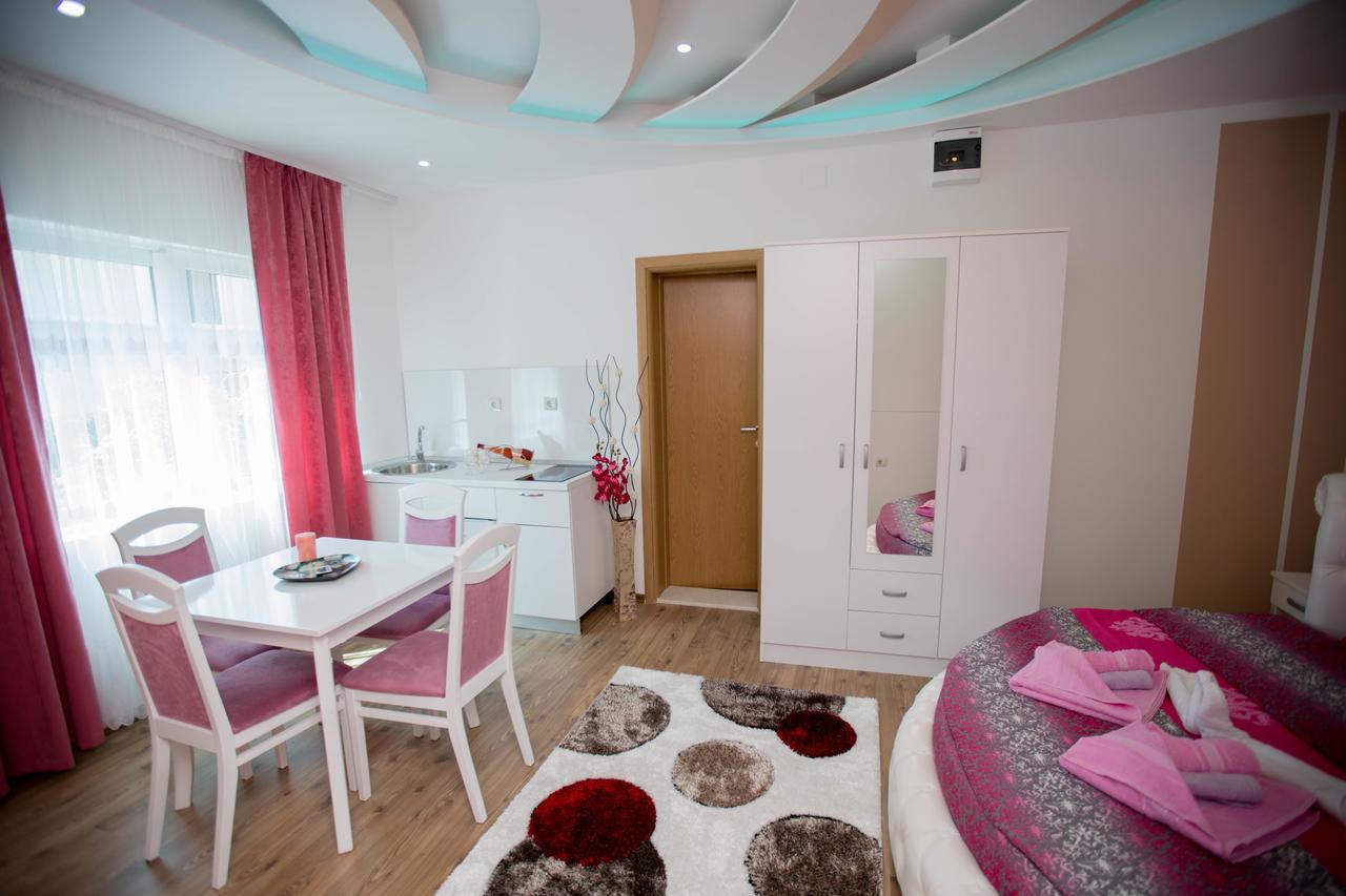 Apartmani Slado 特雷比涅 外观 照片